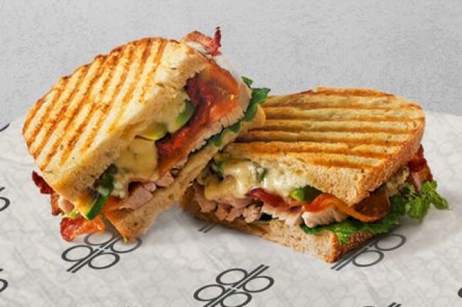 How Custom Food Wrapping Paper Enhances Customer Experience