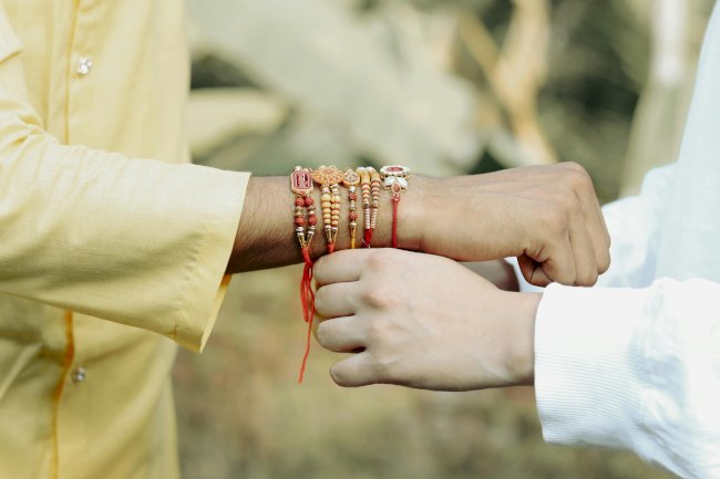 Send Rakhi to USA with Free Shipping – Celebrate Without Limits