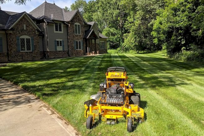 Lawn Mowing Service in Arlington, TX: Your Guide to a Lush, Manicured Lawn