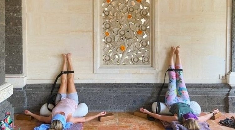 How Yoga Supports Better Sleep and Stress Reduction