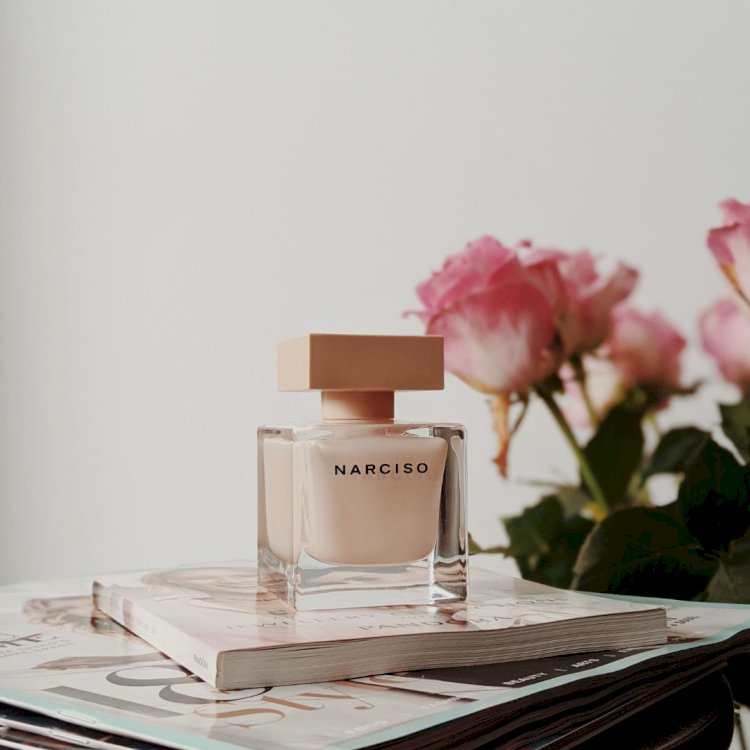 Best Online Perfume Store: Discovering the Aroma of Iris in Fine Fragrances