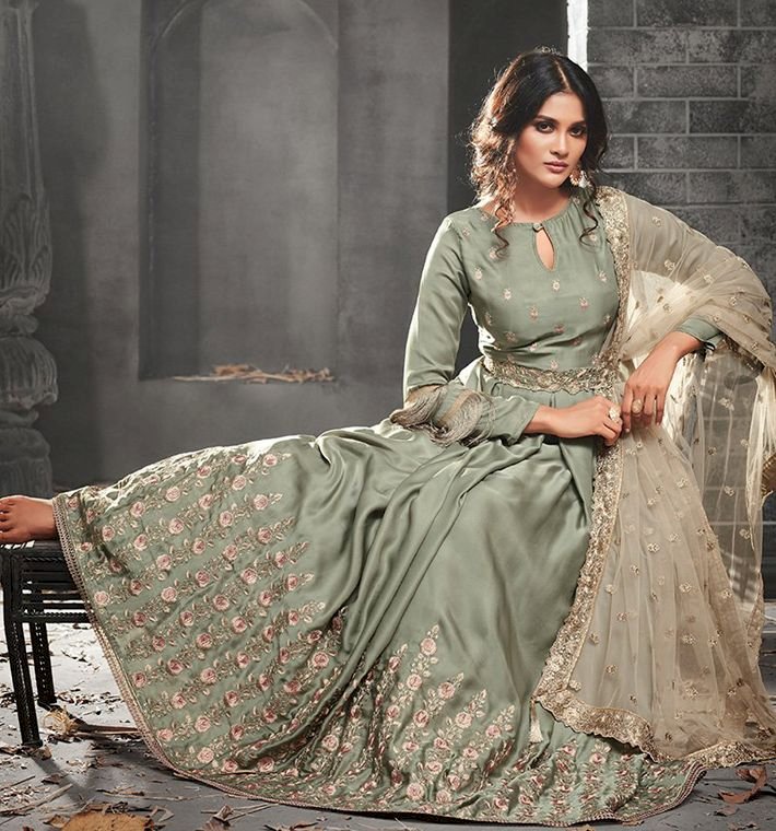 Pakistani Luxury Pret: Culture & Modern Glamour