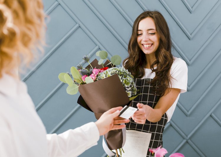 The Convenience of Online Flower Delivery in Delhi and Pune
